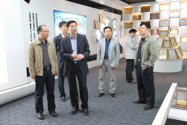 济宁市质量手艺监视局朱运旭局长到经典集团调研