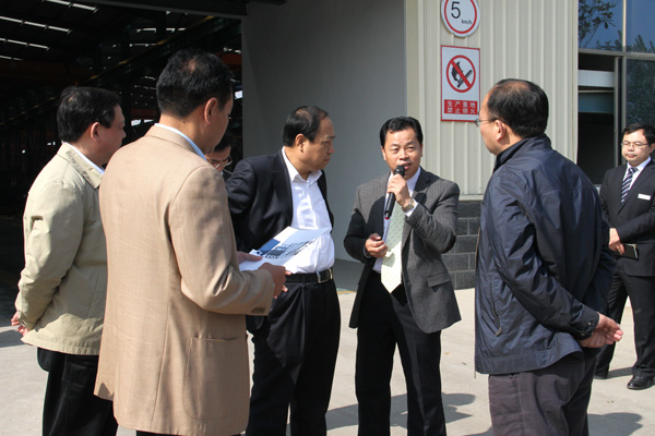 济宁市委常委、副市长周洪一行来经典集团调研