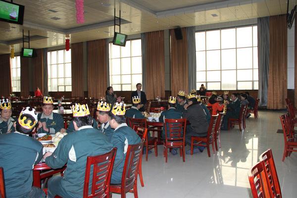 我们与幸福一起生长&mdash;经典集团2013首届生日PARTY在集团宴会厅举行