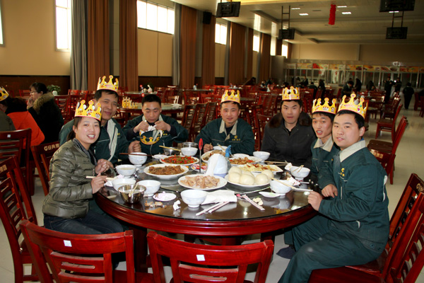 我们与幸福一起生长&mdash;经典集团2013首届生日PARTY在集团宴会厅举行