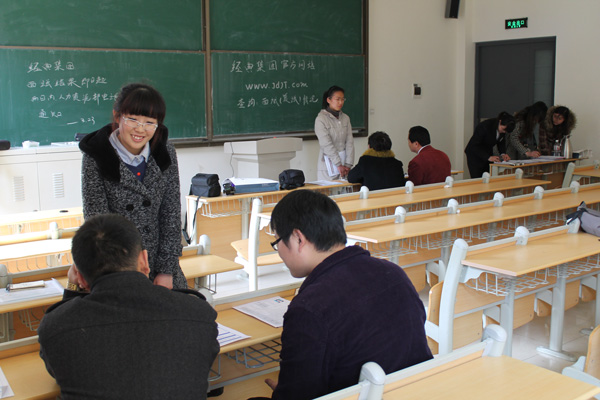 经典集团组织加入青岛理工大学2013年春季结业生双选会