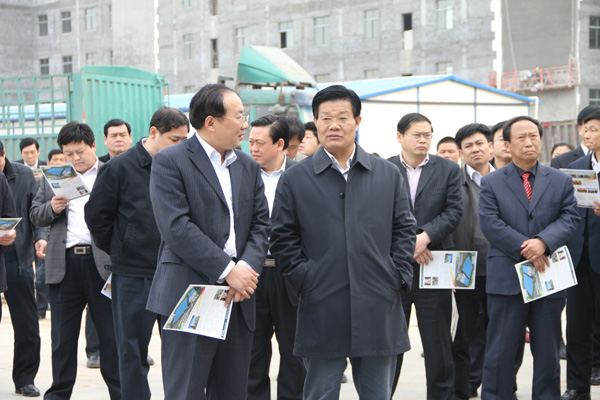 梁山县党政考察团一行来经典集团旅行考察