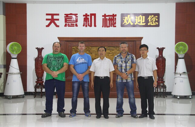 天意机械与南非客户关于订购新型复合墙板建材装备告竣相助意识